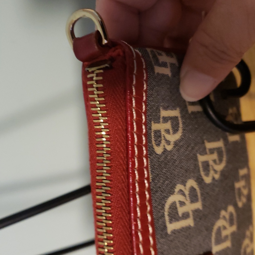 Vintage Large Slim Dooney Wristlet (#77) - Picture 5 of 10